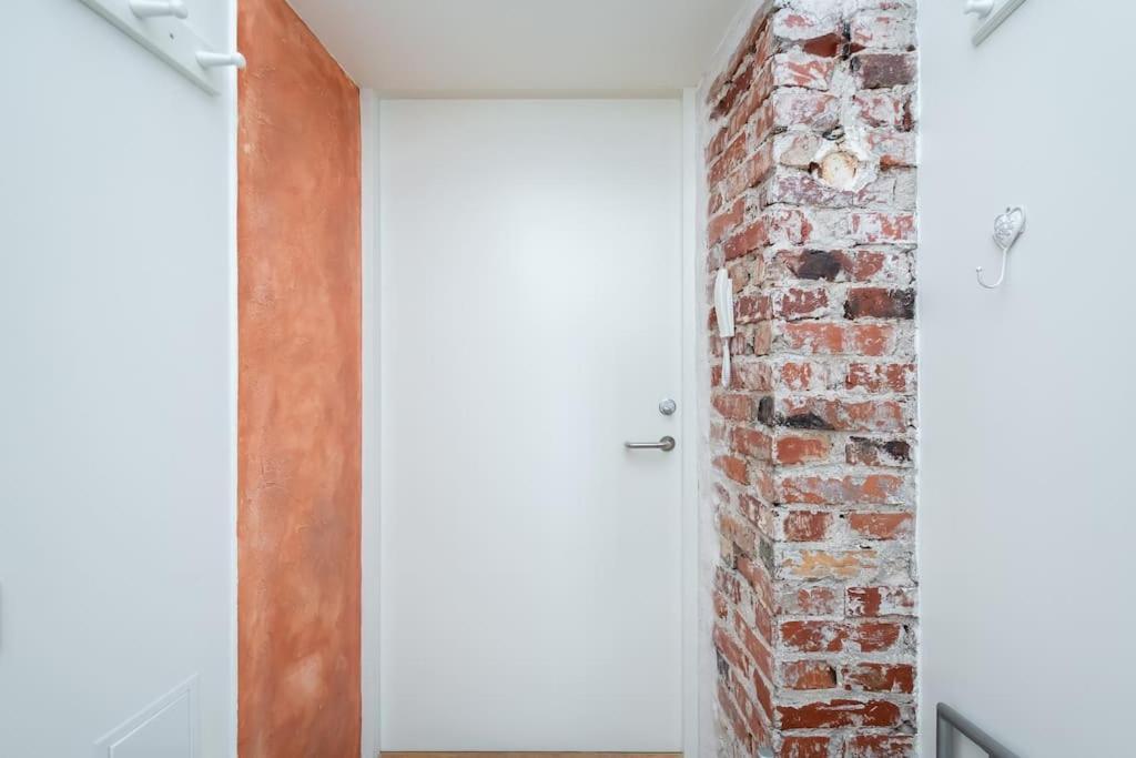 Cozy Studio Apartment Tallinn Exterior photo