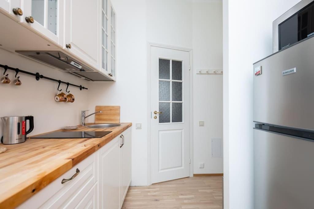 Cozy Studio Apartment Tallinn Exterior photo