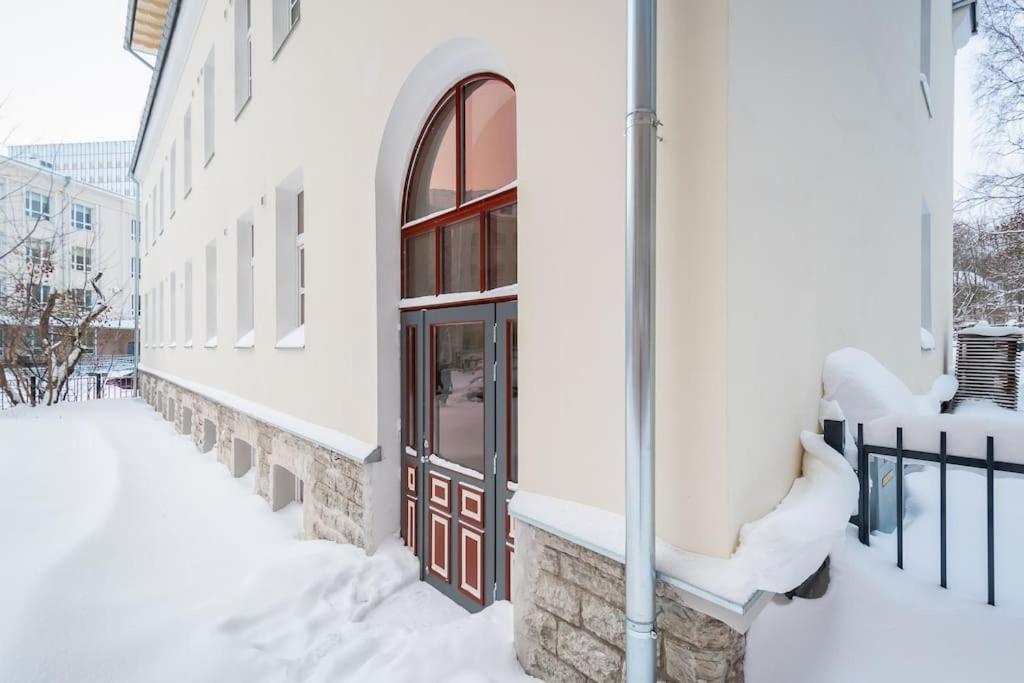 Cozy Studio Apartment Tallinn Exterior photo